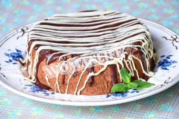 Шоколадний бісквіт з білочками
