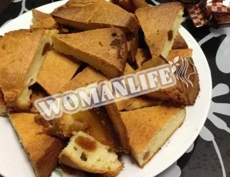 Манник з родзинками
