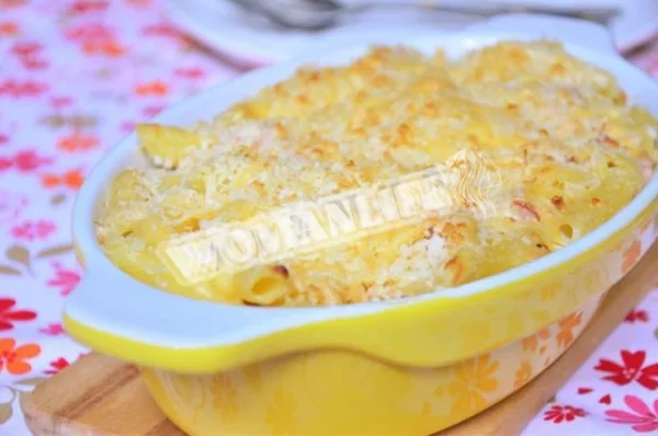 Запечені макарони з шинкою