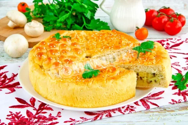 Дріжджовий пиріг з картоплею