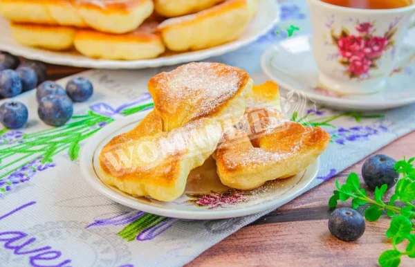 Пишний хмиз на кефірі в сковороді
