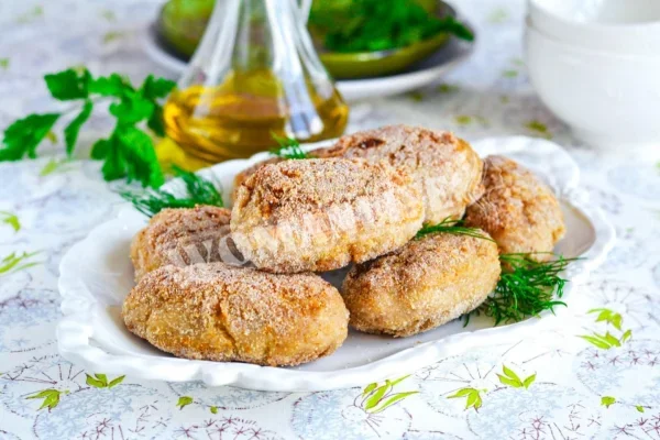 Соковиті котлети з індички на сковороді