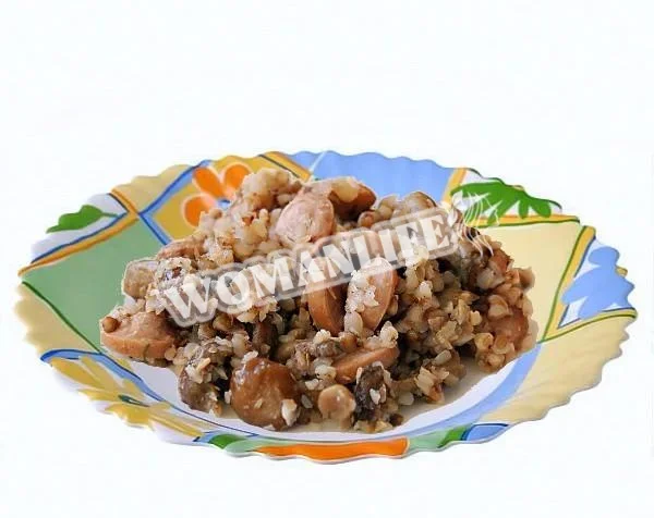 Гречка з сосисками