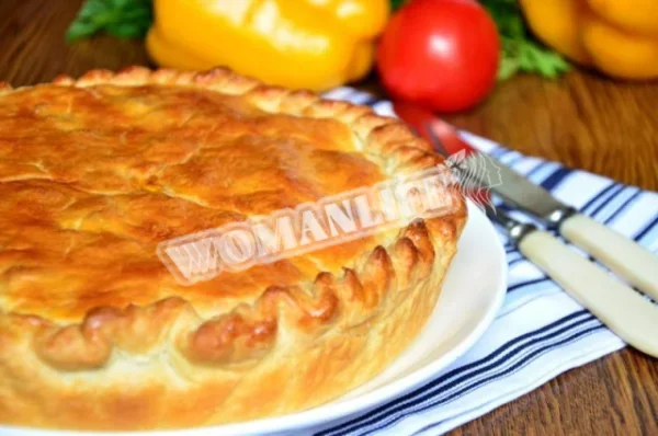 Французький пиріг з картоплею, шинкою та грибами