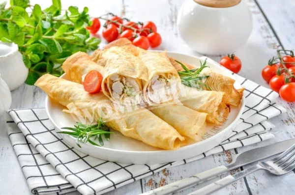 Млинці з куркою і сиром