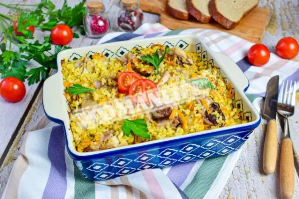 Булгур з куркою в духовці