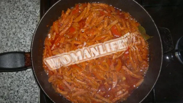 Ковбасний гуляш