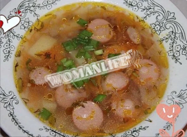 Гречаний суп з сосисками