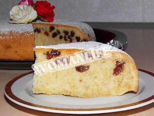 Кекс з родзинками в мультиварці