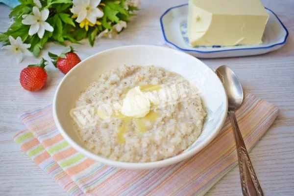 Ячна каша в мультиварці на молоці