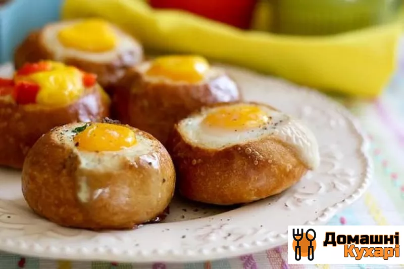 Рецепт Булочки на сніданок з яйцем і начинкою